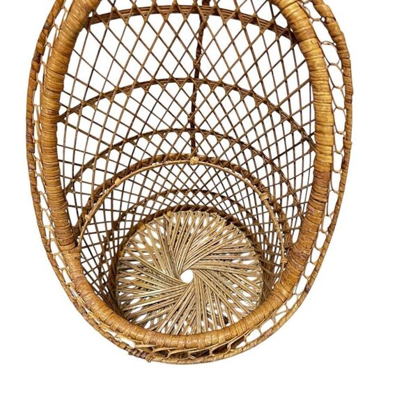 Vintage 70’s Rattan Peacock Chair Plant Pot - Picture 5 of 6